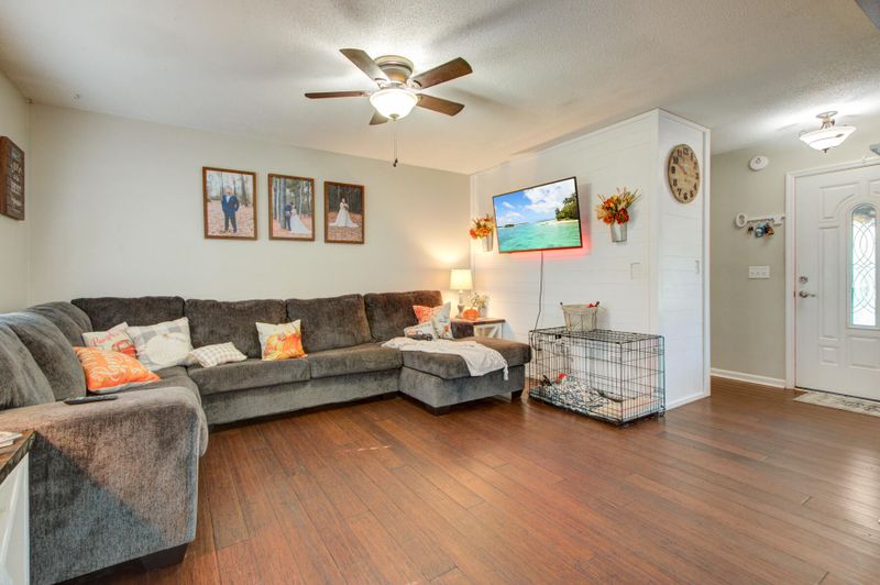 10 Iona Ave, Goose Creek, SC 29445