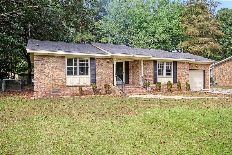 307 Heber Rd, Summerville, SC 29485