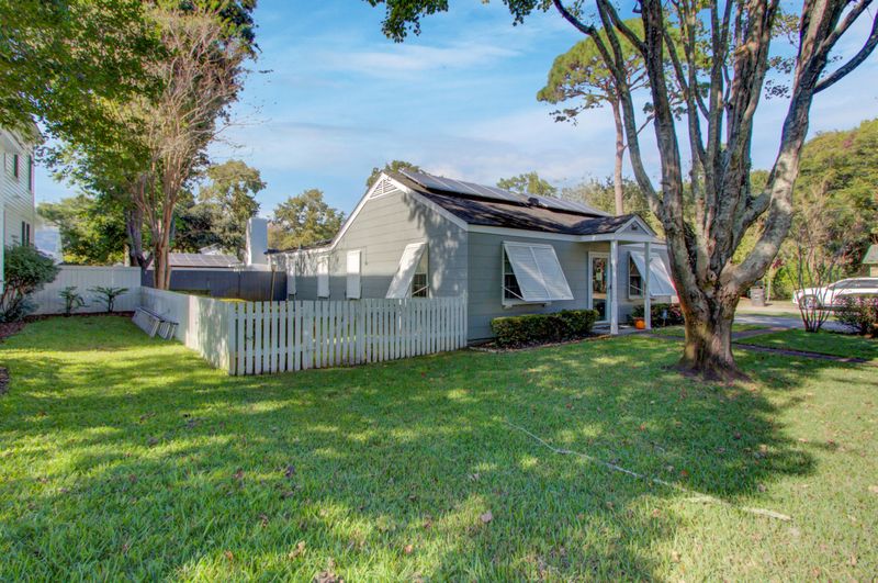 762 Atlantic St, Mount Pleasant, SC 29464
