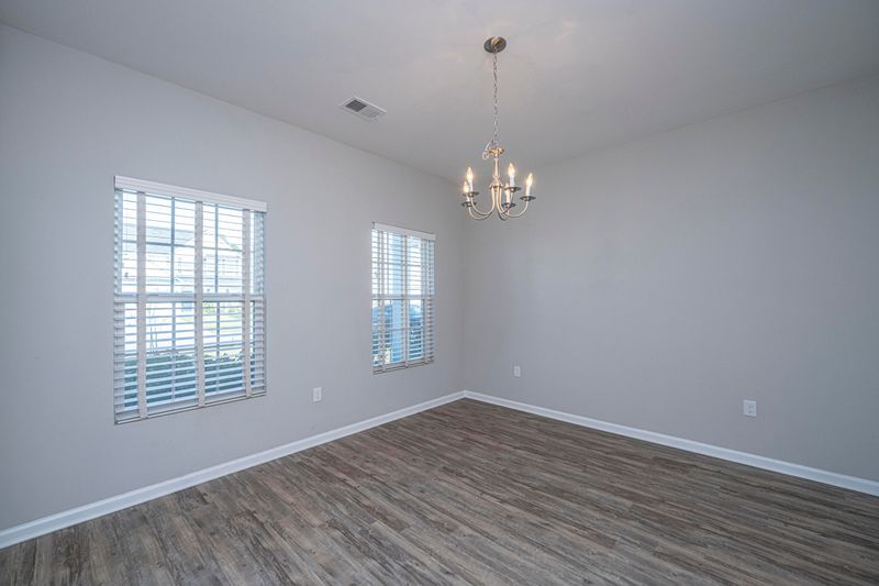 521 Lateleaf Dr, Moncks Corner, SC 29461