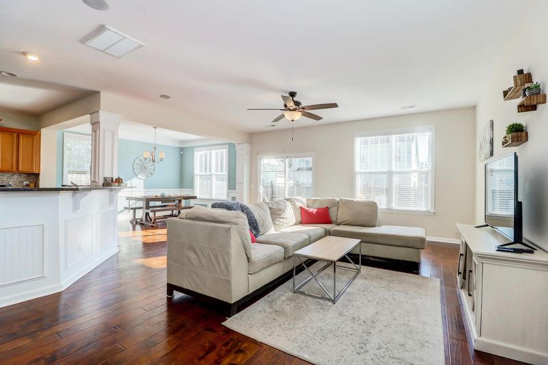 338 Drayton Place Dr, Moncks Corner, SC 29461