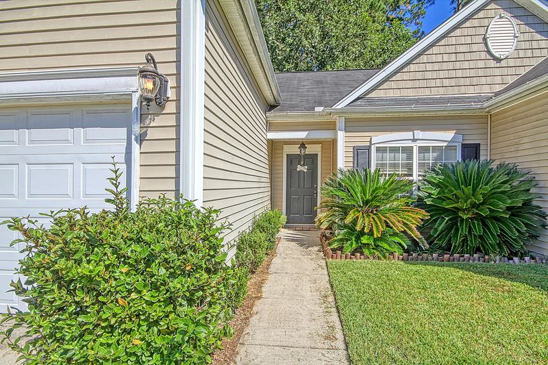 3352 Middlesboro Ave, Summerville, SC 29485