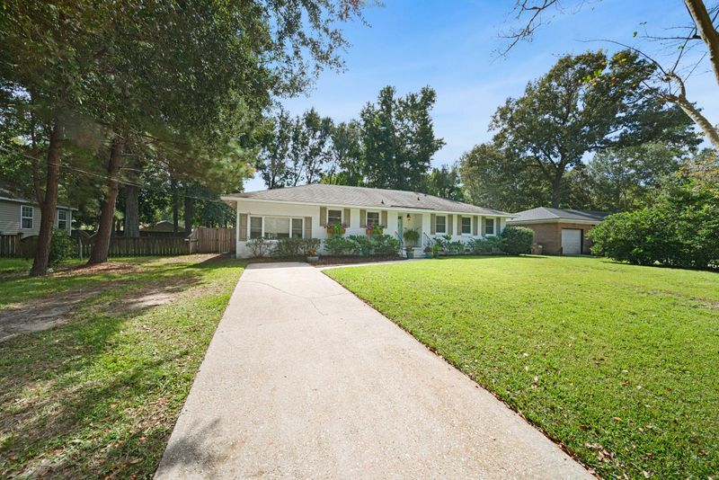 1807 Biltmore Dr, Charleston, SC 29412