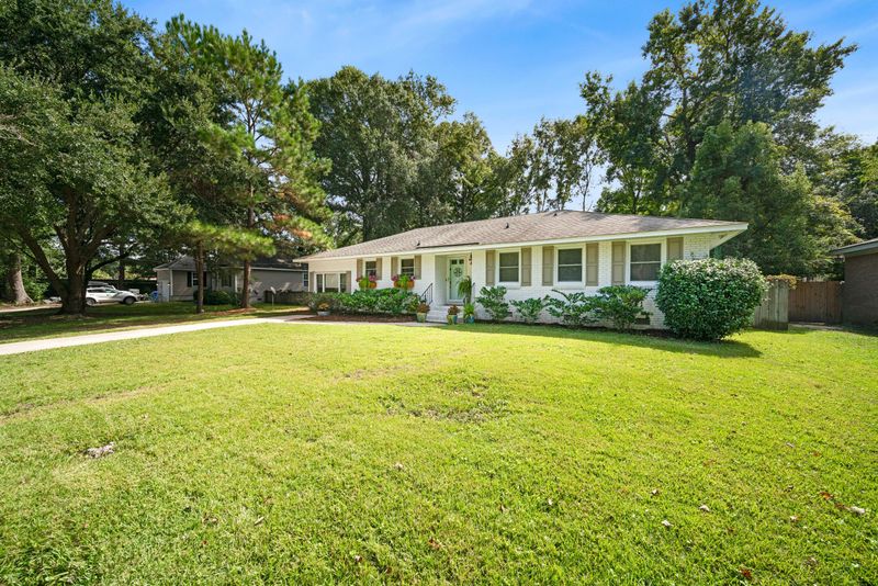 1807 Biltmore Dr, Charleston, SC 29412
