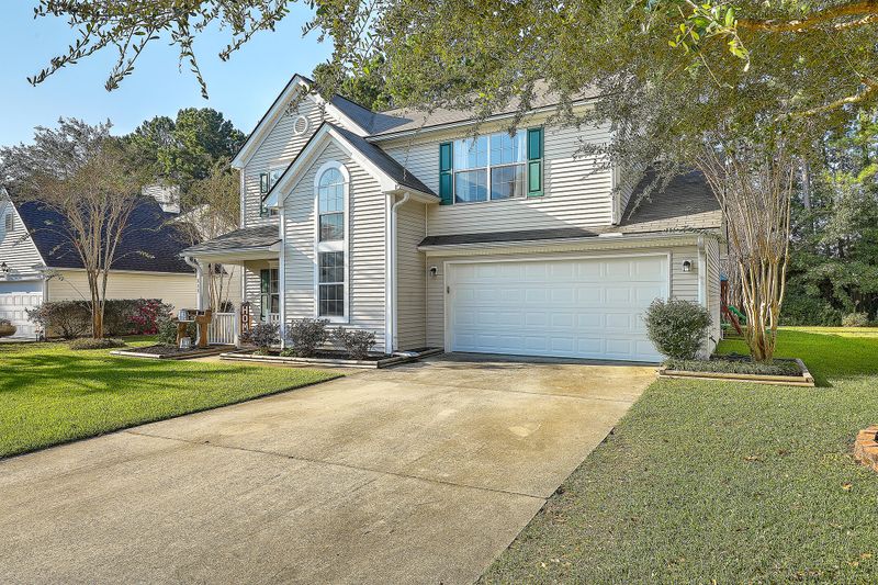 111 Hearthstone Cir, Goose Creek, SC 29445