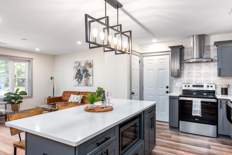 2031 Woodcliff St, Charleston, SC 29414