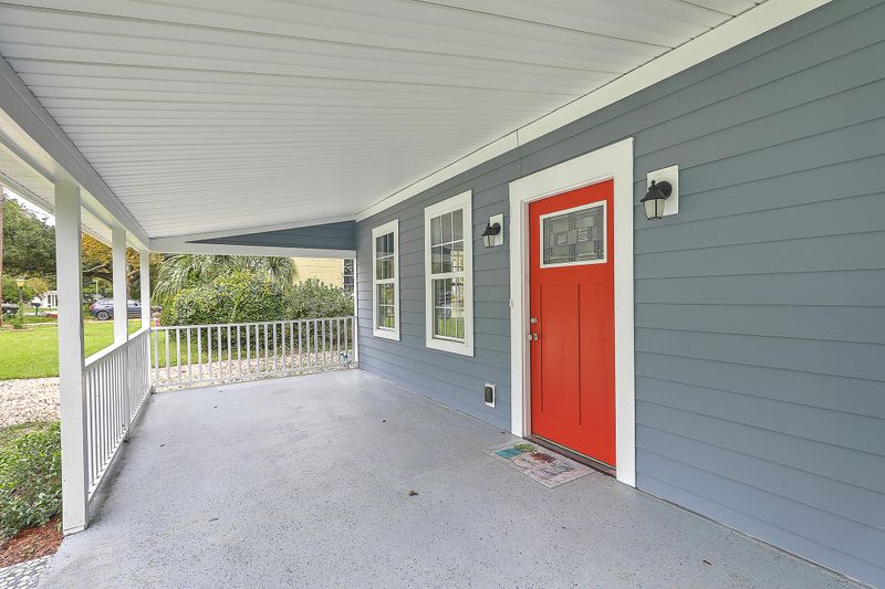 1567 Mulberry St, Charleston, SC 29407