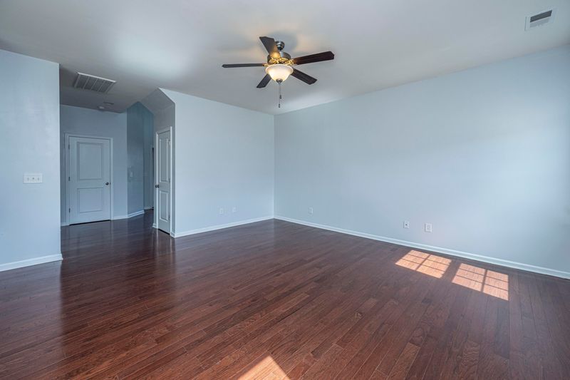 456 Whispering Breeze Ln, Summerville, SC 29486