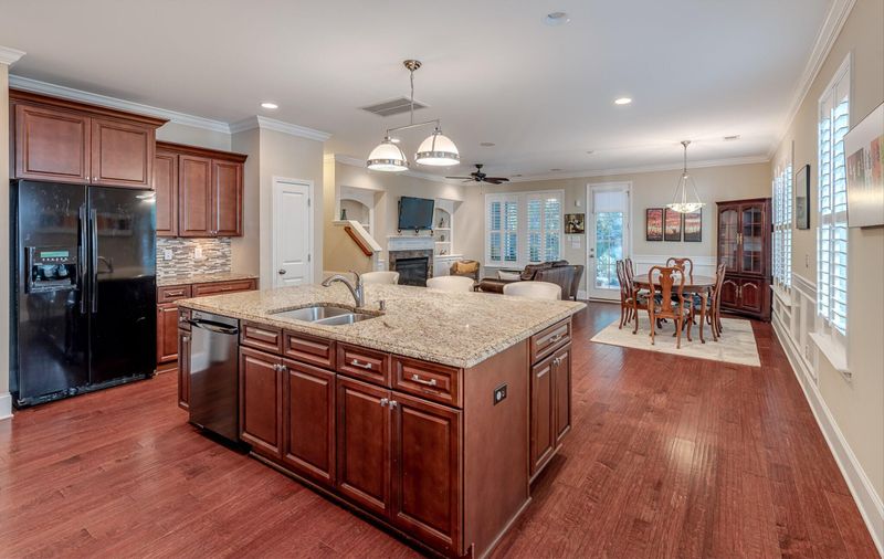 2000 Kings Gate Ln, Mount Pleasant, SC 29466