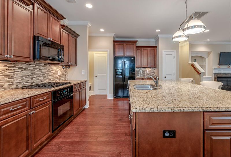 2000 Kings Gate Ln, Mount Pleasant, SC 29466