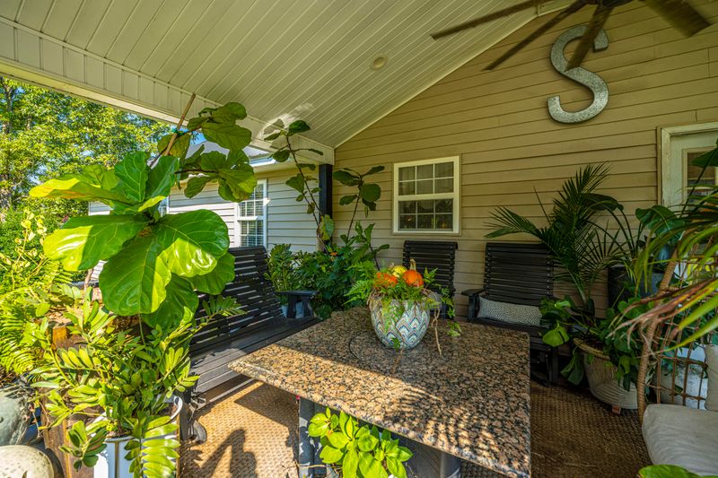 569 Campbell Rd, Ridgeville, SC 29472