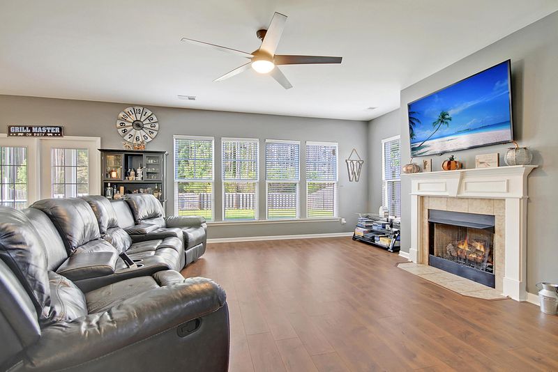 457 Flat Rock Ln, Summerville, SC 29486