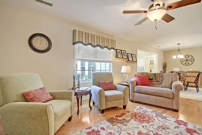 214 Hamlet Cir, Goose Creek, SC 29445