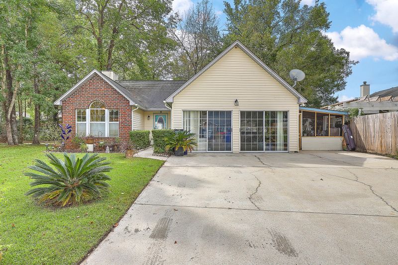 2292 Oxon Hill Ct, North Charleston, SC 29406