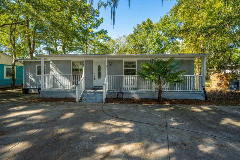 811 Savage Rd, Charleston, SC 29414