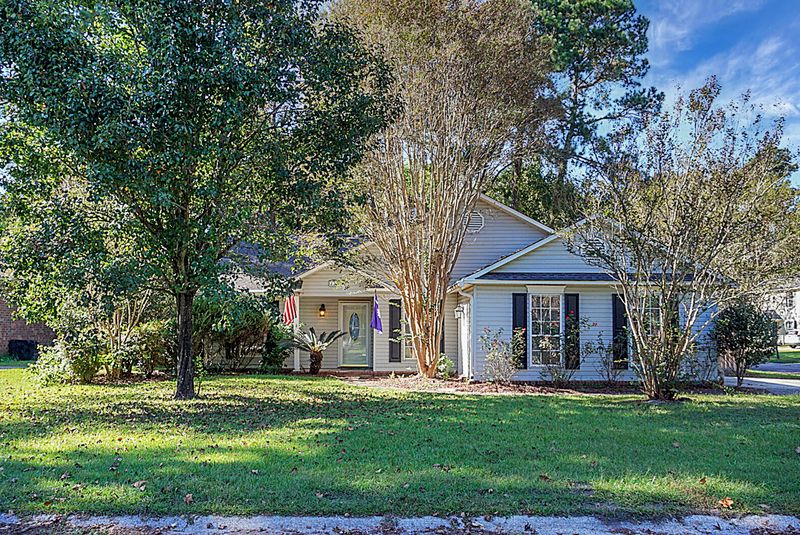 122 Pipestone Dr, Summerville, SC 29485
