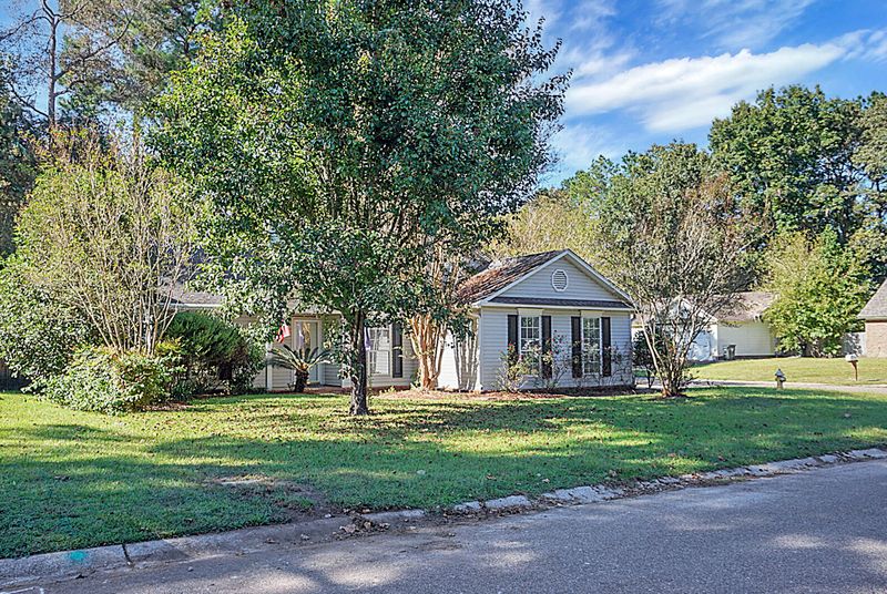 122 Pipestone Dr, Summerville, SC 29485