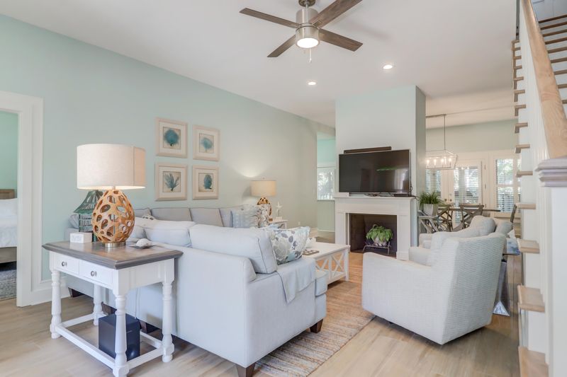 74 Island Cottage Ct, Isle Of Palms, SC 29451