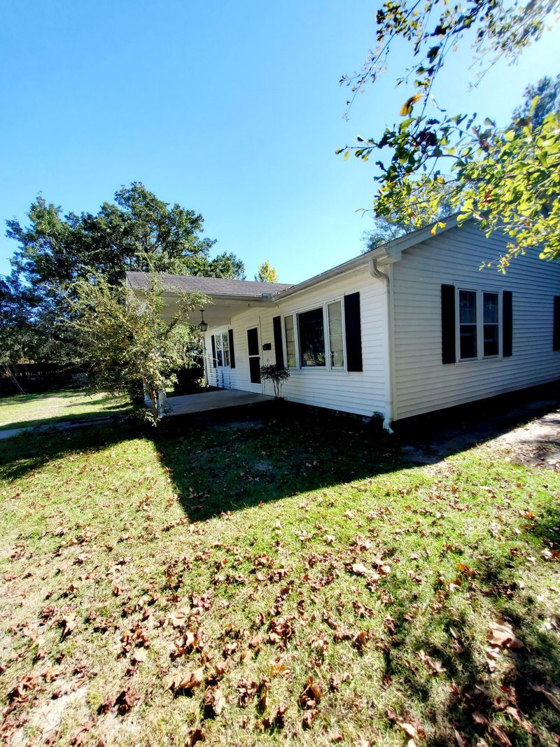 105 Mcknight St, Moncks Corner, SC 29461