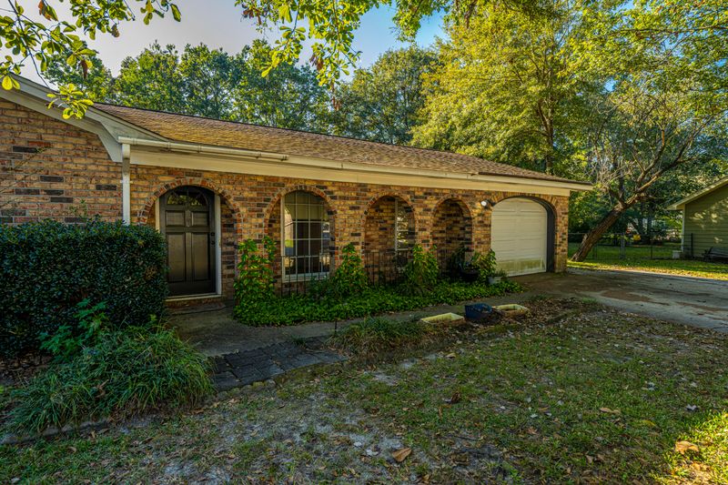 304 Desert Fox Ct, Goose Creek, SC 29445