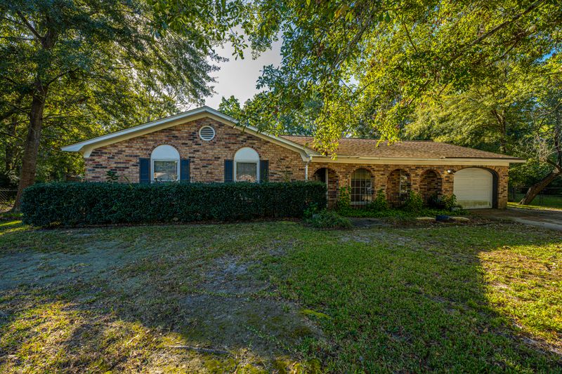 304 Desert Fox Ct, Goose Creek, SC 29445