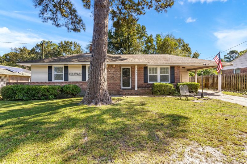 1265 Belvedere Dr, Hanahan, SC 29410