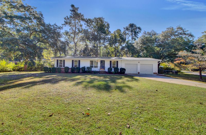 102 Camelia Dr, Summerville, SC 29485