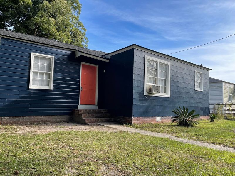 2129 Captain Ave, North Charleston, SC 29405