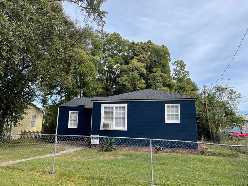 2129 Captain Ave, North Charleston, SC 29405