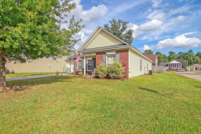 426 Green Park Ln, Goose Creek, SC 29445