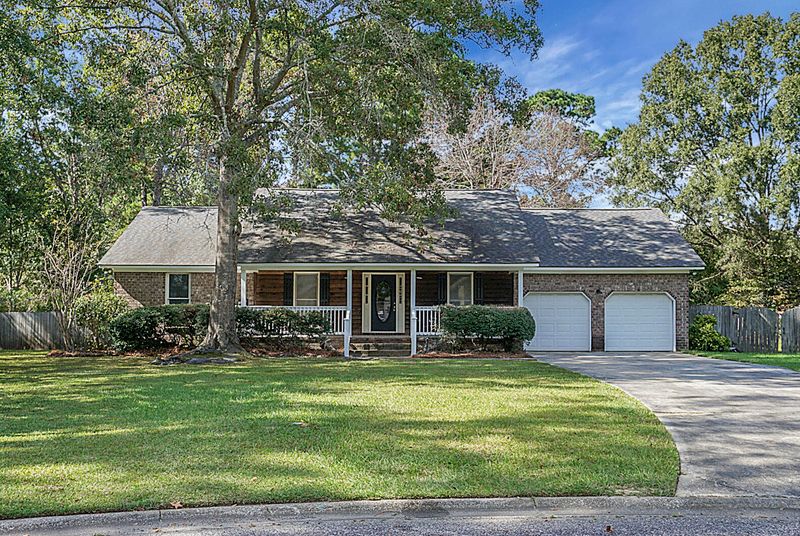 106 Kendall Ct, Goose Creek, SC 29445