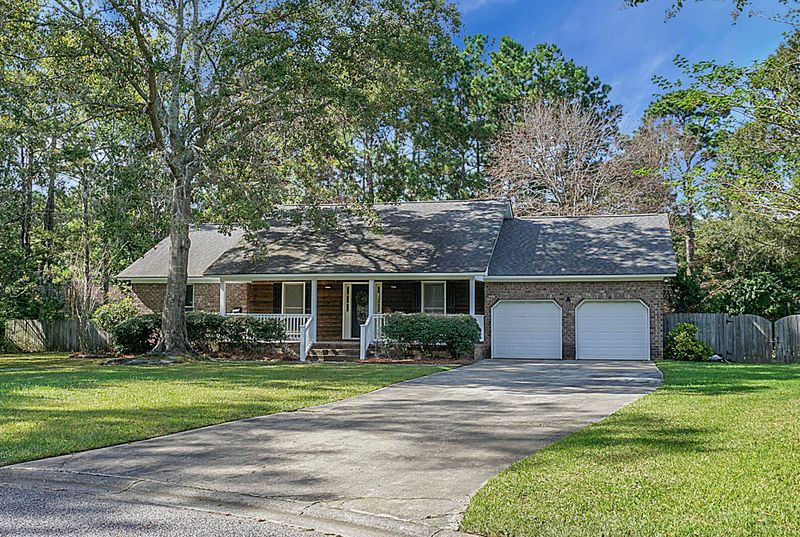 106 Kendall Ct, Goose Creek, SC 29445