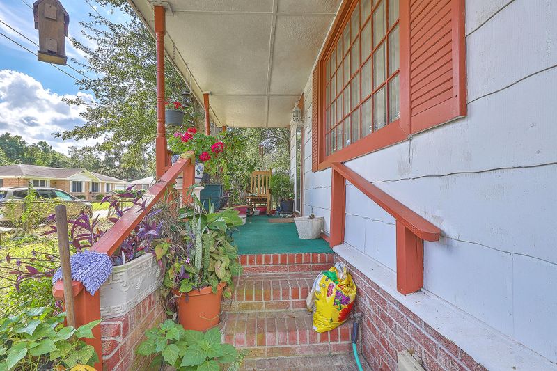 1013 Mamie St, Charleston, SC 29407