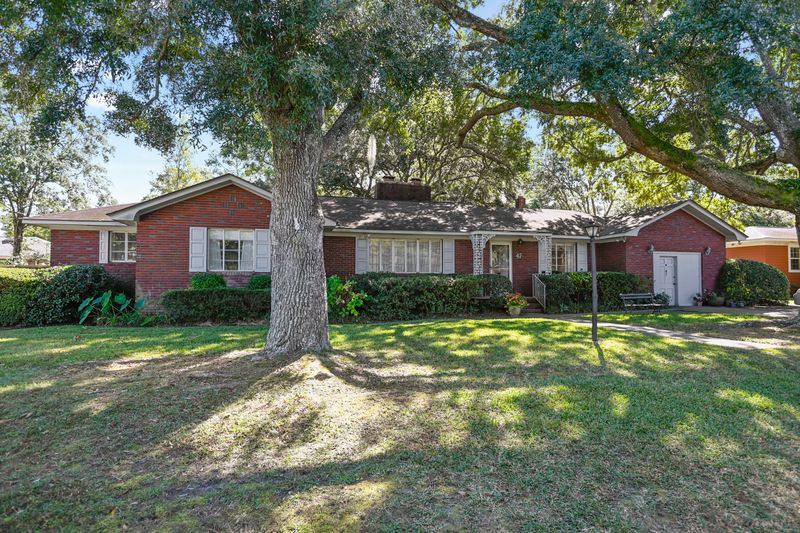 47 Chadwick Dr, Charleston, SC 29407