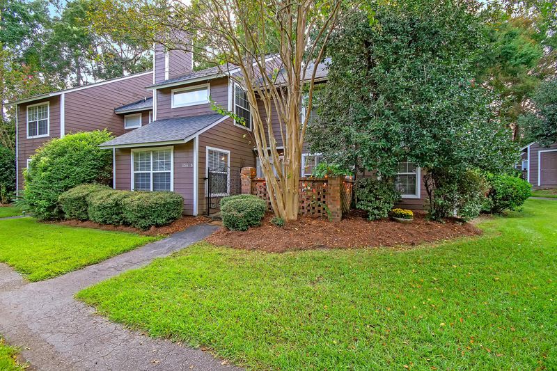 134 Luden Dr #B, Summerville, SC 29483