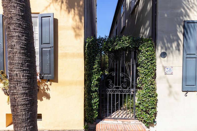38 Society St, Charleston, SC 29401