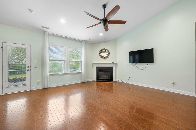 1821 Chickasaw Dr, Charleston, SC 29414
