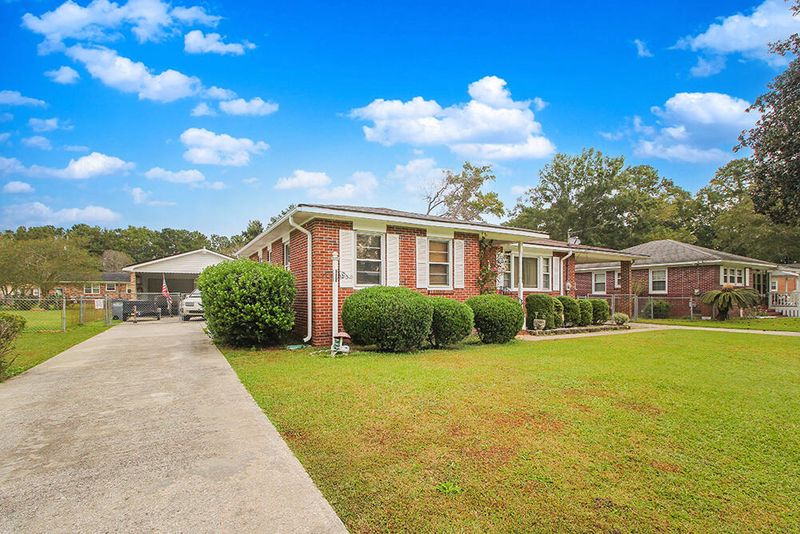 7043 Kenneth Dr, North Charleston, SC 29406