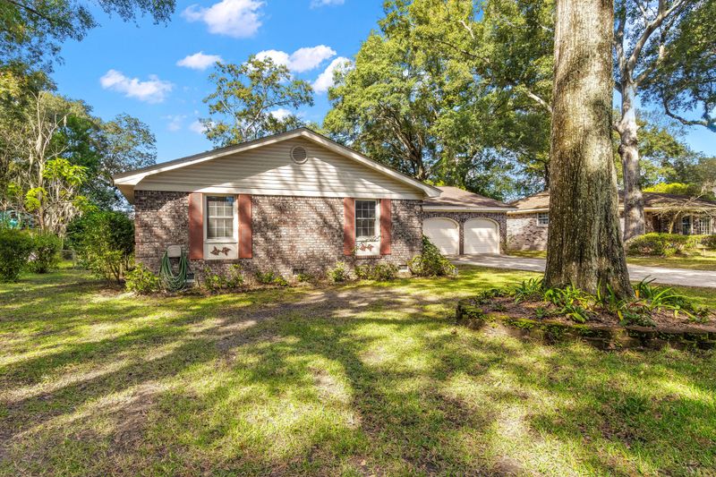 1010 Yeamans Hall Rd, Hanahan, SC 29410