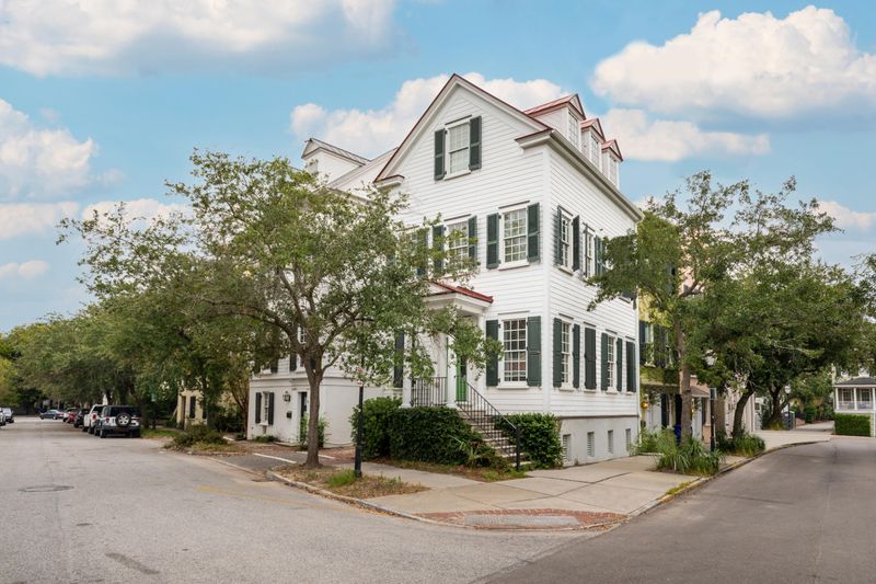 2 Marion St, Charleston, SC 29403