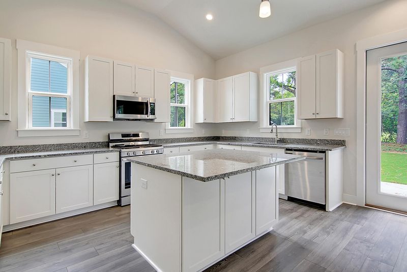 110 Cypress St, Summerville, SC 29483