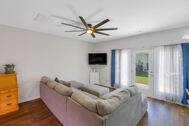 161 Buchanan Cir, Goose Creek, SC 29445