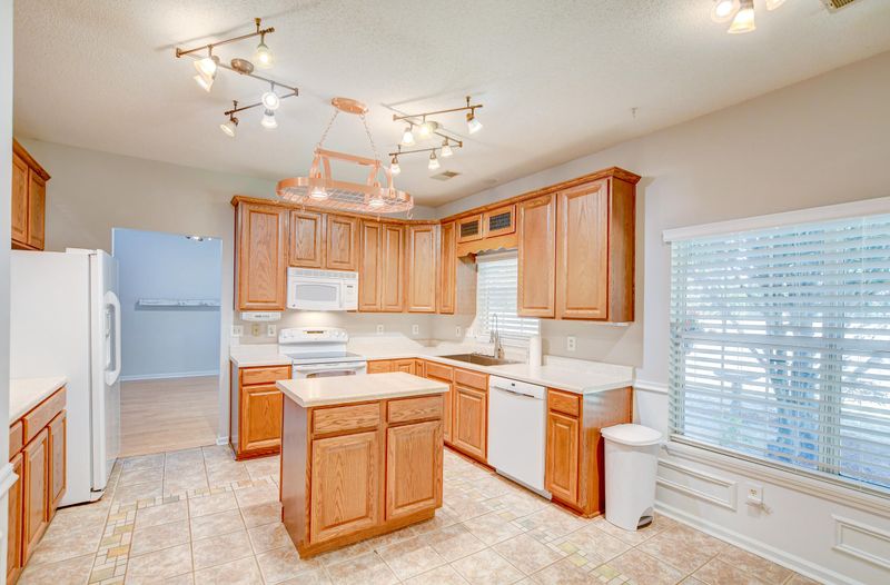 193 Factors Walk, Summerville, SC 29485