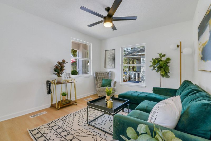 2733 E Surrey Dr, North Charleston, SC 29405