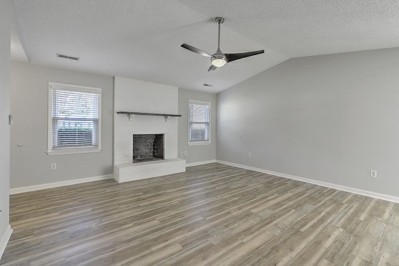 1683 Durkee St, Charleston, SC 29414