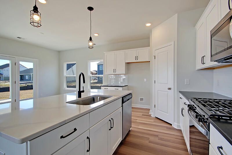 307 Canterhill View Dr, Moncks Corner, SC 29461