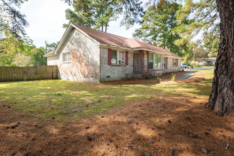 2497 Vistavia Rd, North Charleston, SC 29406