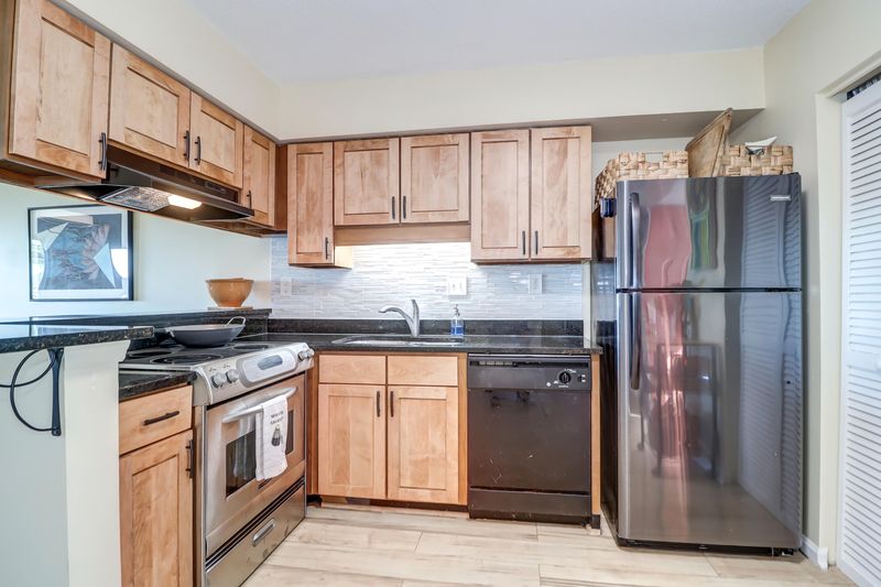 129 Marsh View Villas, Folly Beach, SC 29439