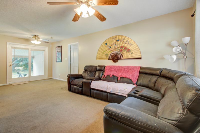 418 Annette Dr, Goose Creek, SC 29445
