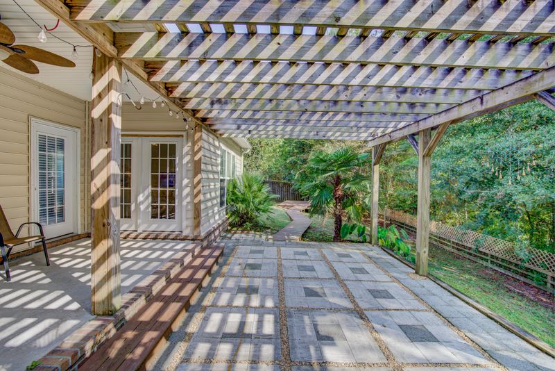 2045 Culloden Dr, Summerville, SC 29483